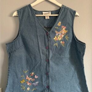 Country Wear Denim Vest with Floral Embroidery